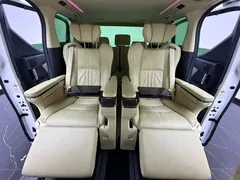 2021 Toyota Alphard Hybrid 2.5L Premium, белый — фото 11