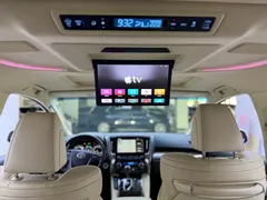 2021 Toyota Alphard Hybrid 2.5L Premium, белый — фото 12