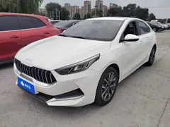 2021 Kia Cerato 1.5L CVT, белый — фото 1