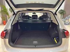 2023 Volkswagen Tiguan L 330TSI AT 2WD, белый — фото 21
