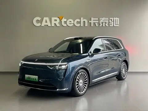 2025 Aito M8 53.4kWh 5 192