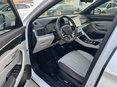 2025 BYD Song PLUS 112KM, белый — фото 13