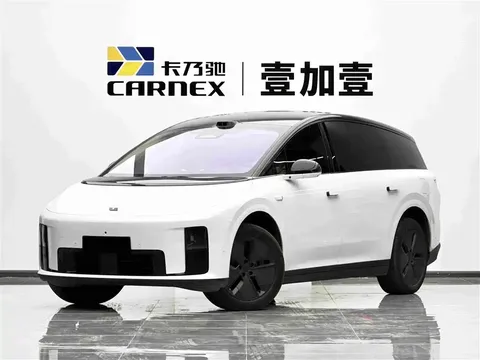2025 Li Auto i8 Standard