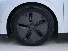 2025 Li Auto i6 2WD Standard, белый — фото 9