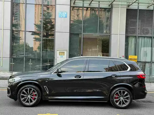 2022 BMW X5 30Li M