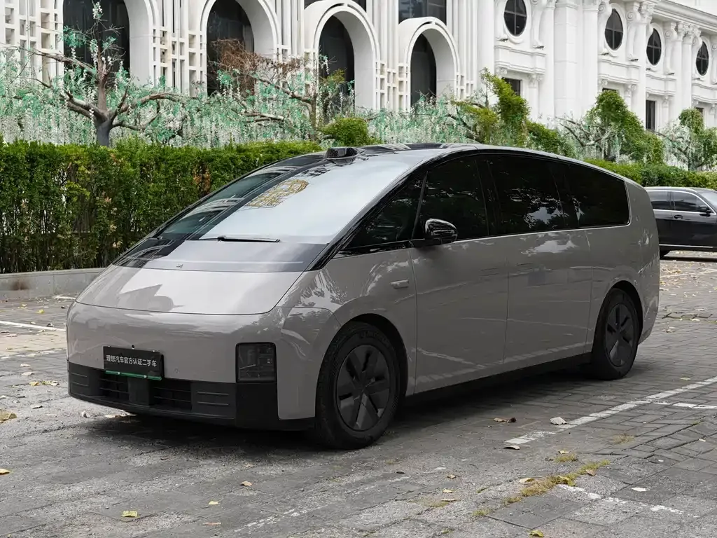 2024 Li Auto MEGA Ultra