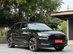 2022 Audi Q7 55 TFSI quattro S line, чёрный — фото 1