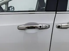 2022 Honda Odyssey 2.0L e:HEV, белый — фото 18