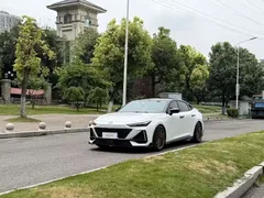 2023 Changan UNI-V 1.5T Premium, белый — фото 1