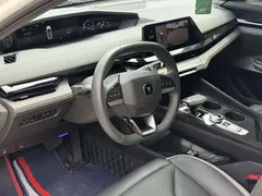 2023 Changan UNI-V 1.5T Premium, белый — фото 4