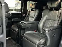 2020 Lexus LM 300h, чёрный — фото 13