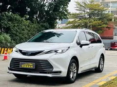 2023 Toyota Sienna 2.5L Hybrid Luxury, белый — фото 1