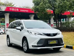2023 Toyota Sienna 2.5L Hybrid Luxury, белый — фото 2