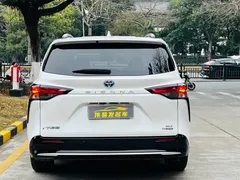 2023 Toyota Sienna 2.5L Hybrid Luxury, белый — фото 5