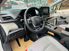 2023 Toyota Sienna 2.5L Hybrid Luxury, белый — фото 21
