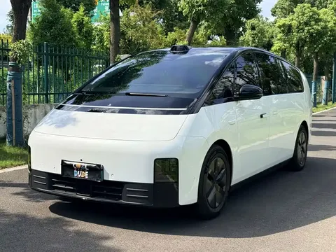 2024 Li Auto MEGA Ultra