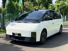 2024 Li Auto MEGA Ultra, белый — фото 1