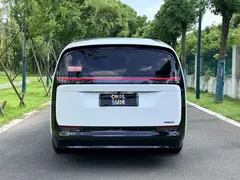 2024 Li Auto MEGA Ultra, белый — фото 5