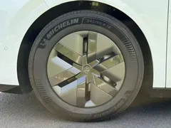2024 Li Auto MEGA Ultra, белый — фото 7