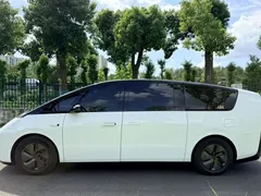 2024 Li Auto MEGA Ultra, белый — фото 8