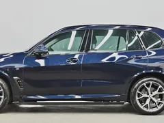 2023 BMW X5 30Li M, чёрный — фото 23