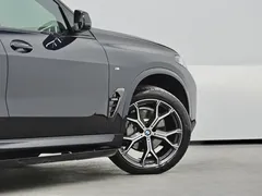 2023 BMW X5 30Li M, чёрный — фото 31