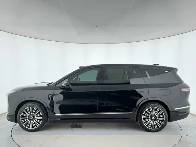 2026 Nio ES8 6-seat Executive Luxury