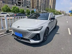 2022 Changan UNI-V 1.5T — фото 1