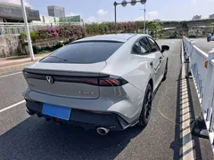 2022 Changan UNI-V 1.5T — фото 7