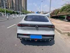 2022 Changan UNI-V 1.5T — фото 8