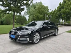 2022 Audi A8L 50 TFSI quattro, чёрный — фото 1