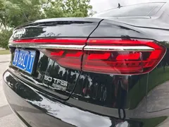 2022 Audi A8L 50 TFSI quattro, чёрный — фото 28
