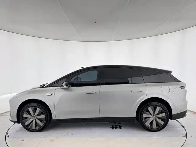 2025 Li Auto i6 4WD Standard