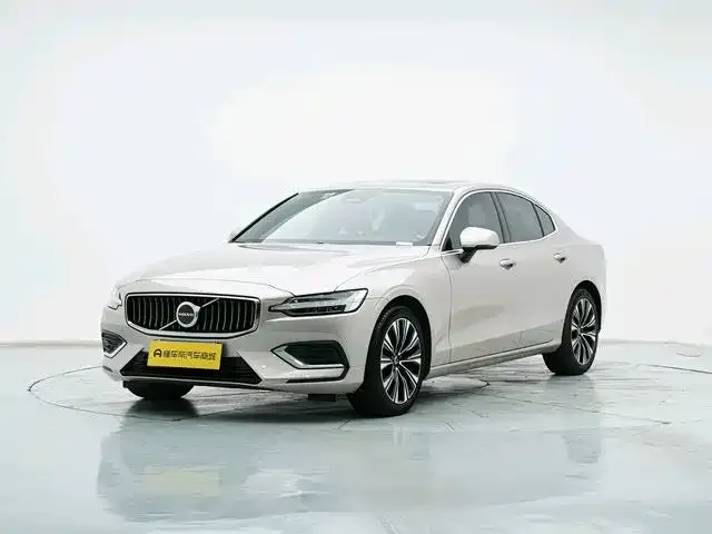 2023 Volvo S60 B4 Luxury