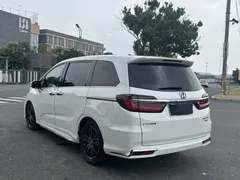 2022 Honda Odyssey 2.0L e:HEV, белый — фото 5