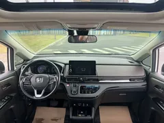 2022 Honda Odyssey 2.0L e:HEV, белый — фото 15