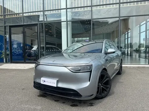 2025 Aito M8 53.4kWh 5 192