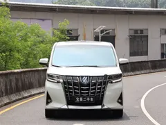 2021 Toyota Alphard Hybrid 2.5L Luxury, белый — фото 2