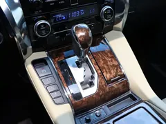 2021 Toyota Alphard Hybrid 2.5L Luxury, белый — фото 17