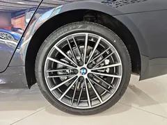 2021 BMW 5 Series 5 530Li M, чёрный — фото 13