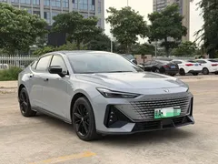 2023 Changan UNI-V iDD PHEV 1.5T 113km — фото 3
