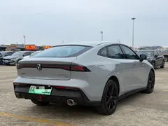 2023 Changan UNI-V iDD PHEV 1.5T 113km — фото 9