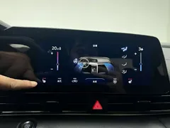 2022 Hyundai Elantra 240TGDi DCT LUX Premium — фото 20