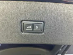 2019 Audi Q8 55 TFSI, чёрный — фото 16