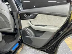 2019 Audi Q8 55 TFSI, чёрный — фото 24