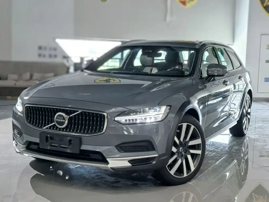 2022 Volvo V90 Cross Country B5 AWD