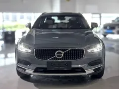 2022 Volvo V90 Cross Country B5 AWD — фото 2