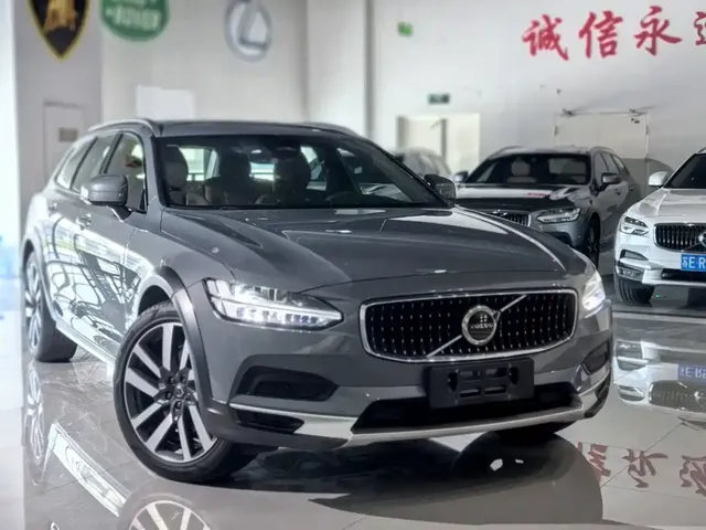 2022 Volvo V90 Cross Country B5 AWD