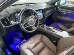 2022 Volvo V90 Cross Country B5 AWD — фото 7