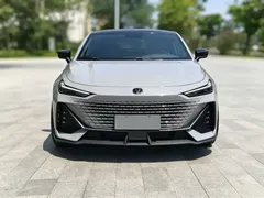 2022 Changan UNI-V 1.5T — фото 2